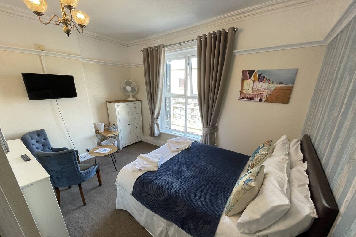 Standard-Doppelzimmer, mit Bad, Meerblick