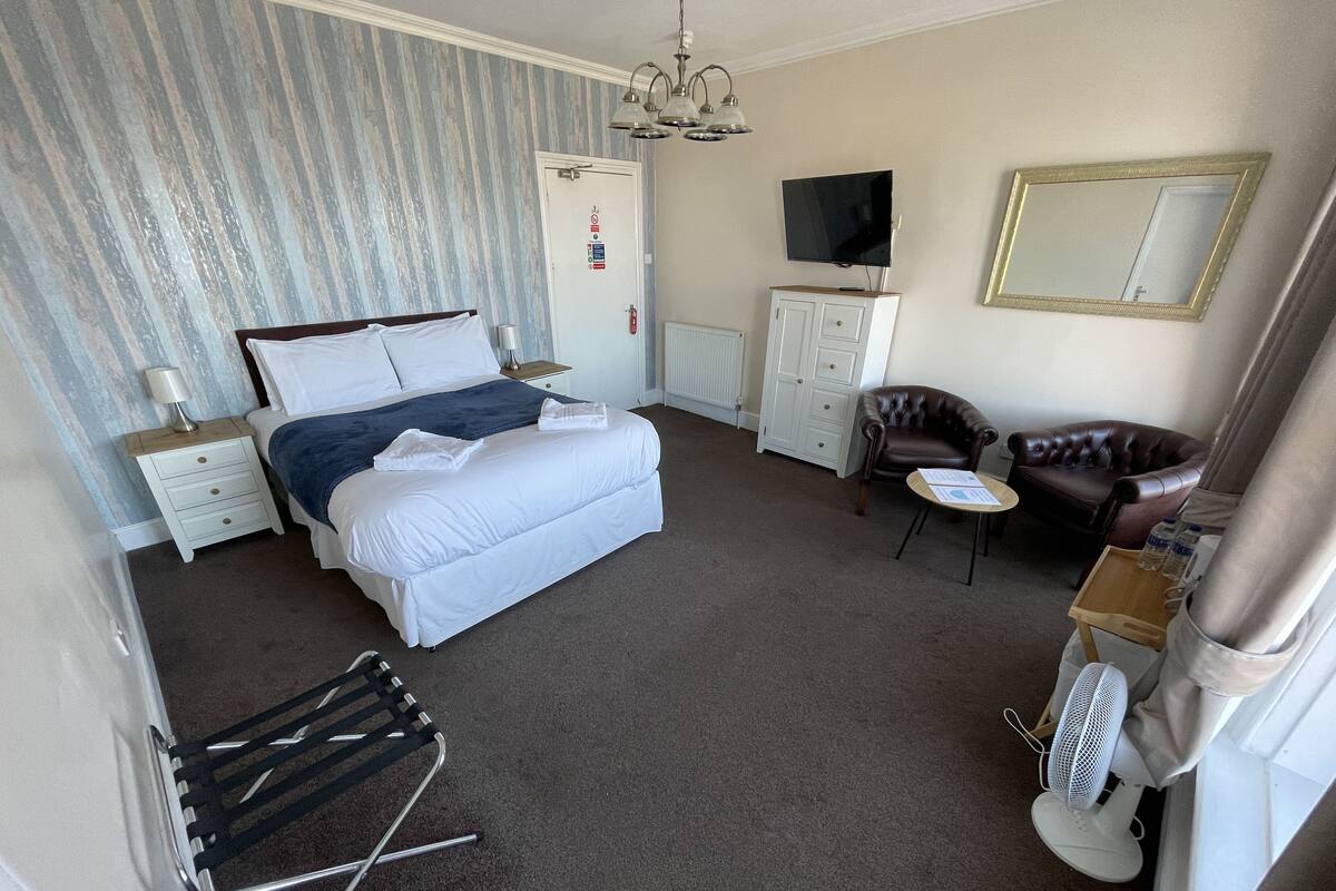 Superior-Doppelzimmer, mit Bad, Meerblick (Large)