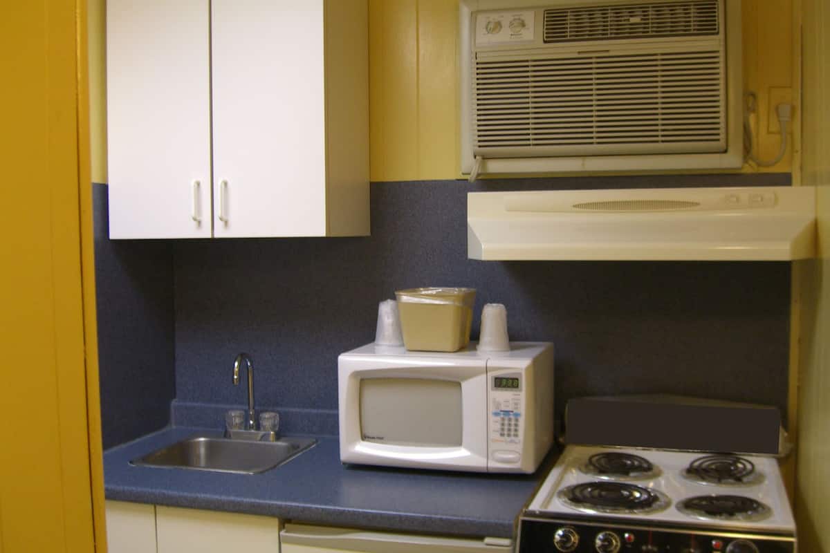 Room, 2 Queen Beds, Kitchenette | Private kitchen | Mini-fridge, microwave
