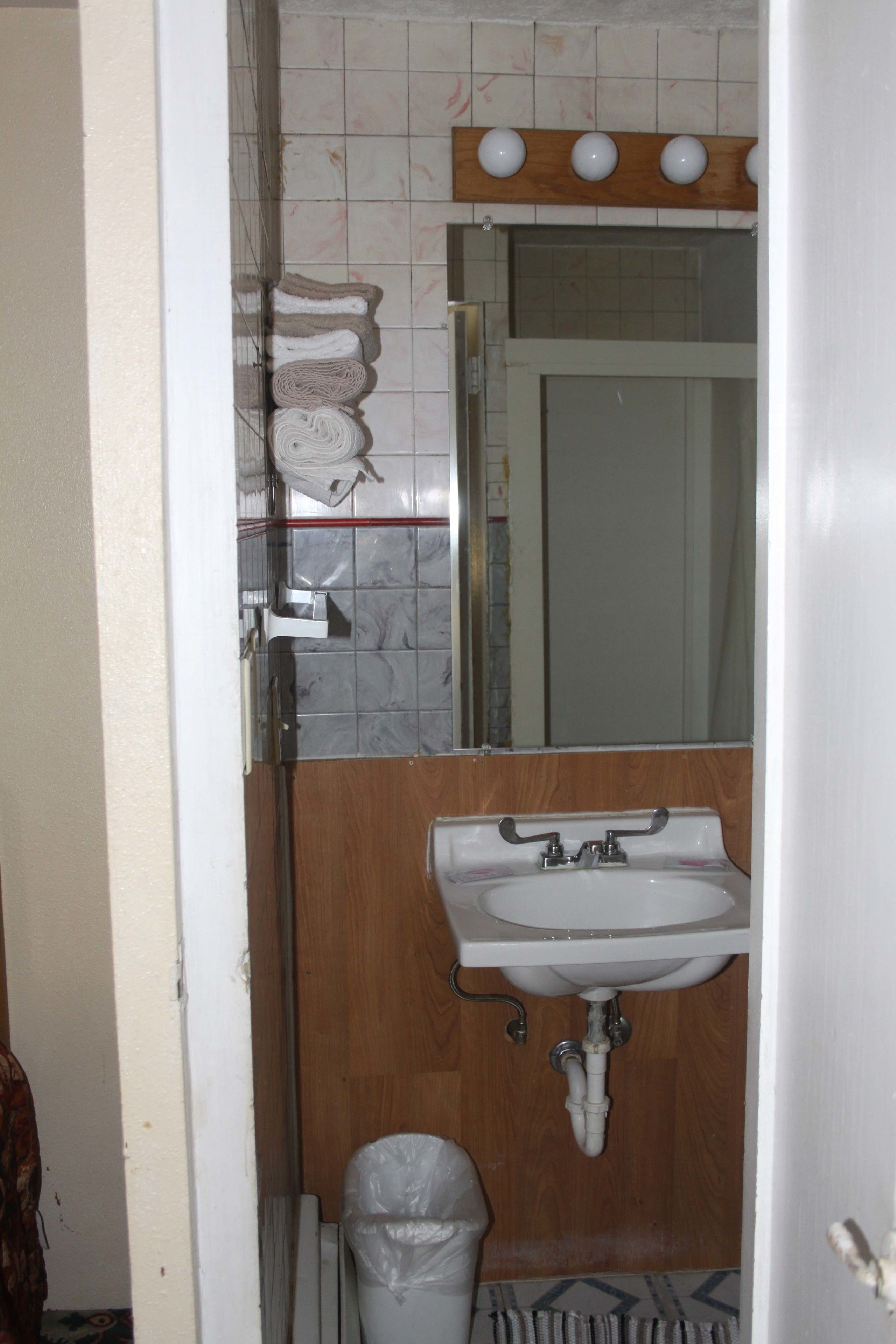 客房, 2 张双人床 | 浴室 | 毛巾