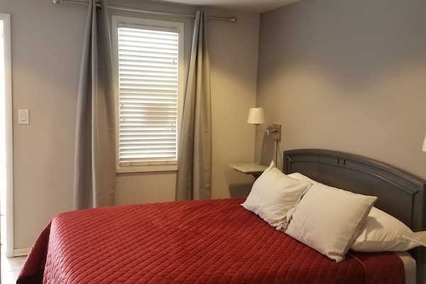 Room, 1 Queen Bed | Blackout drapes, WiFi (free), bed sheets