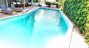 Ảnh chưa phân loại, 5 trong số 28 ảnh, nút