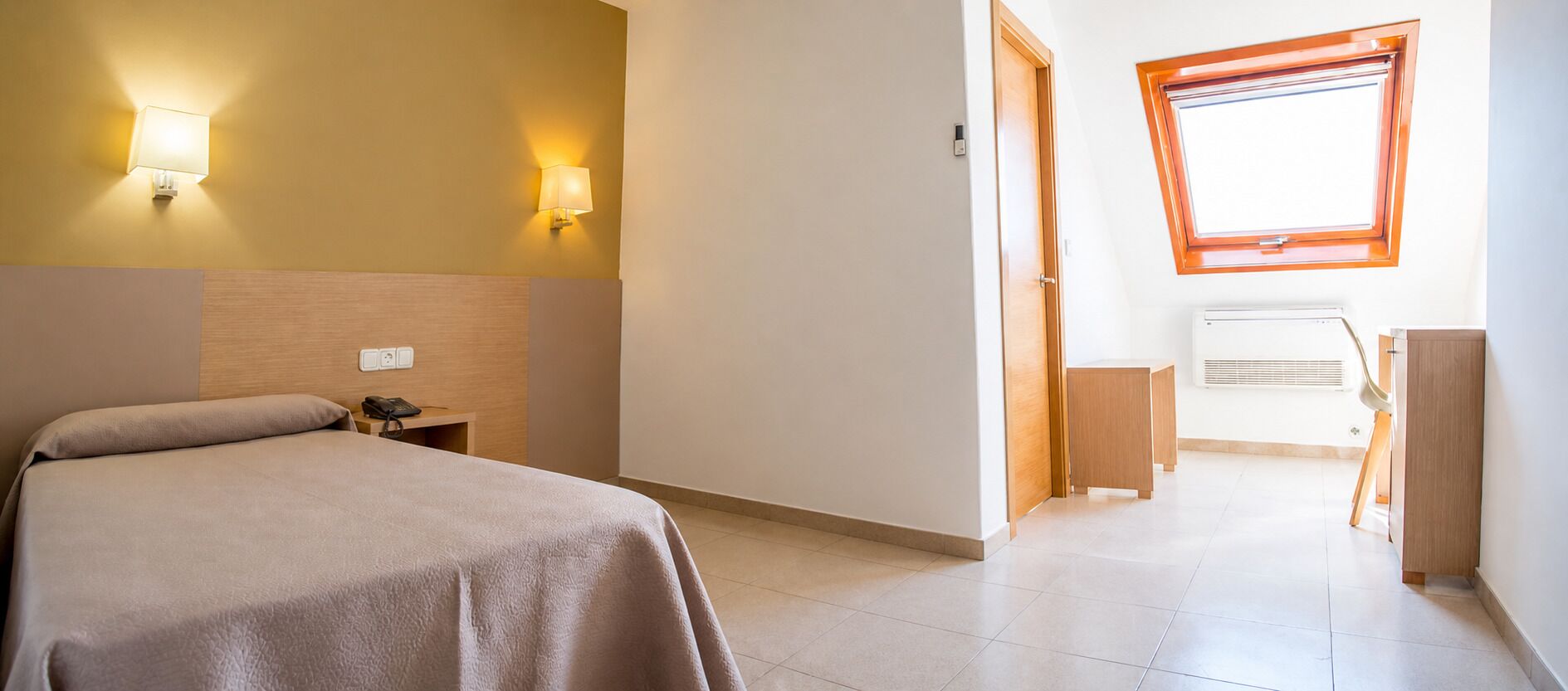 10 habitaciones, escritorio y cortinas blackout 