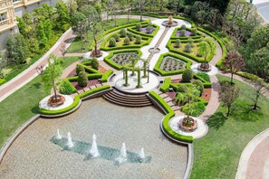 Garden - Tokyo Disneyland Hotel (Urayasu)