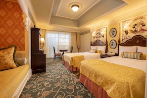 Down comforters, in-room safe, blackout drapes, free WiFi - Tokyo Disneyland Hotel (Urayasu)