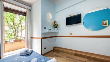 Premium bedding, in-room safe, desk, free WiFi