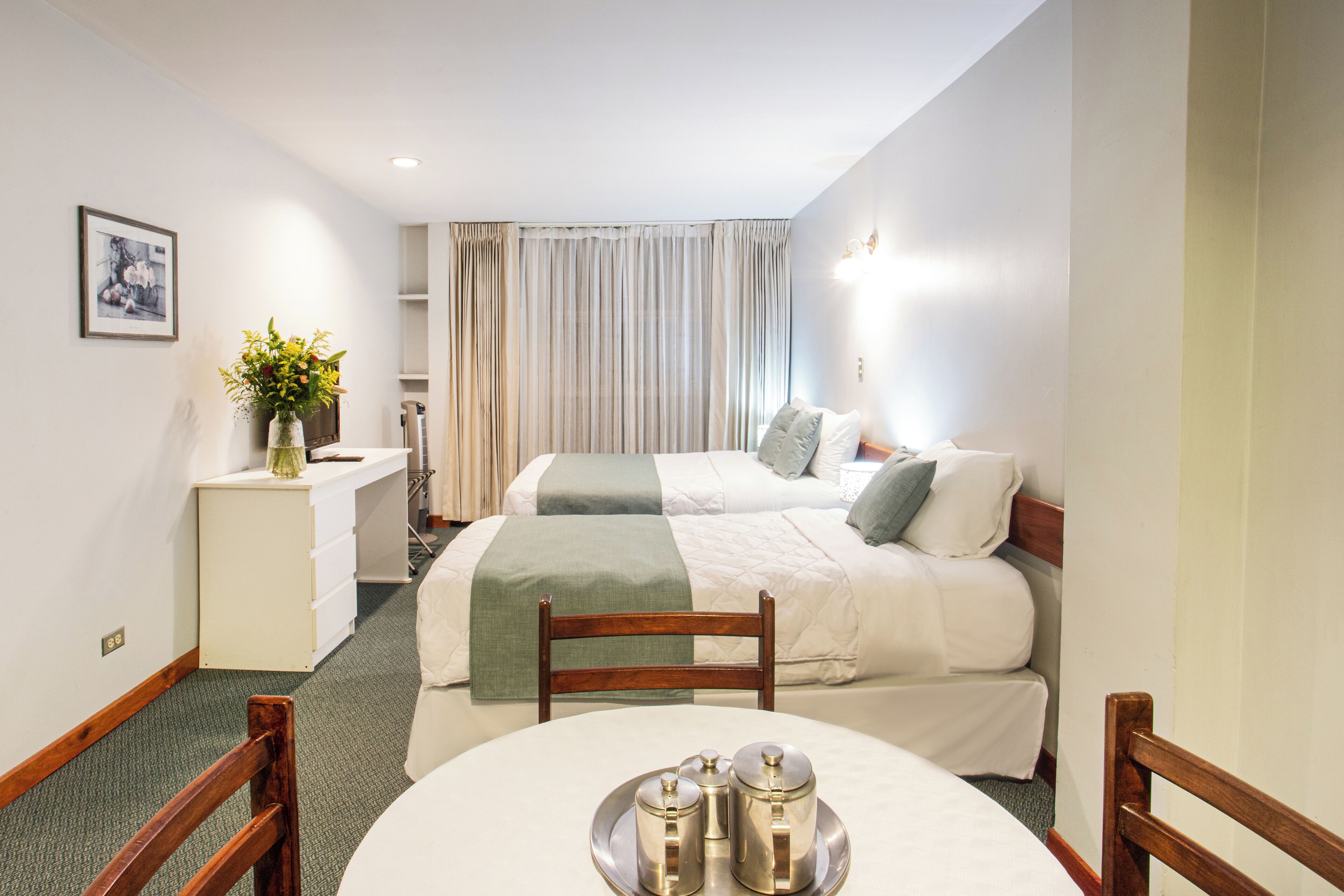 Superior Triple | เครื่องนอนระดับพรีเมียม, ผ้านวมขนเป็ด, เตียงพร้อมฟูกเสริมที่นอน