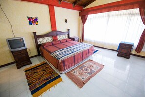 Standard Double Room | Desk, free WiFi, bed sheets - Tiosh Abaj (Santiago Atitlán)