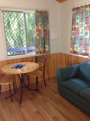 标准别墅 | 客房内用餐