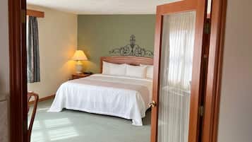 Suite, 1 King Bed with Sofa bed (Maple) | In-room safe, desk, soundproofing, iron/ironing board