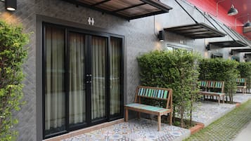 Signature Double Room, 1 King Bed (Vintage Style) | Terrace/patio