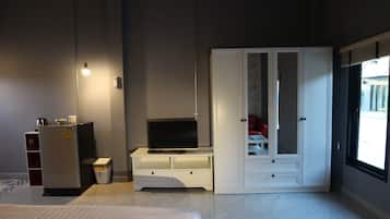Classic Double Room, 1 King Bed | Room amenity
