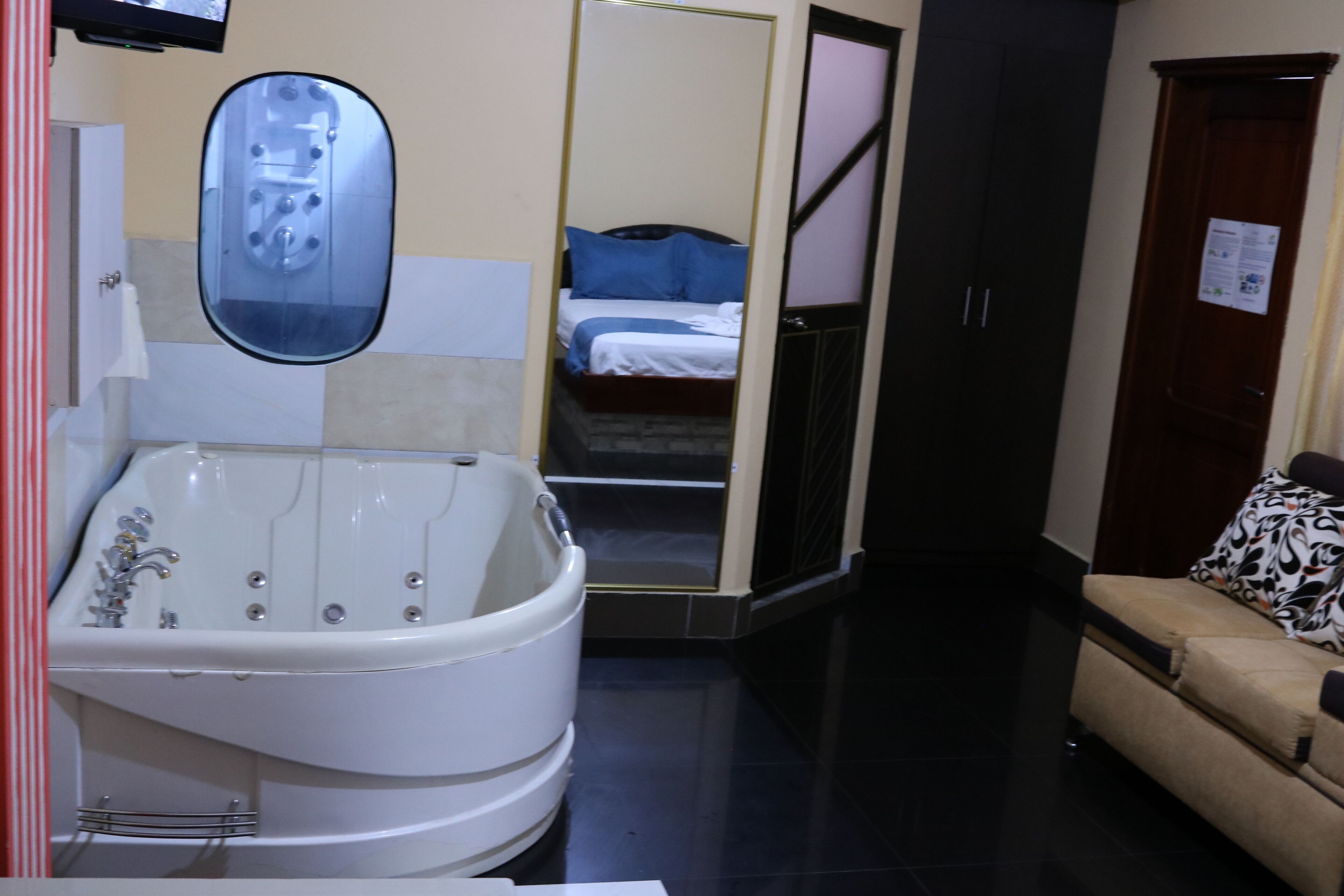 soundproofing, free wifi