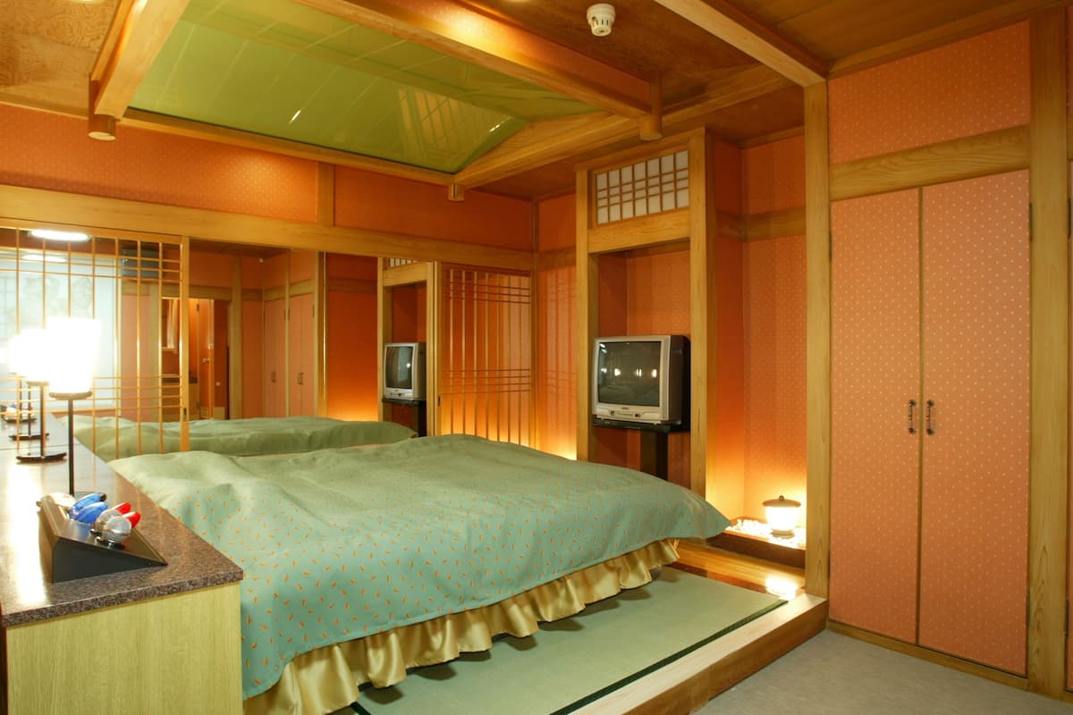 individually decorated, individually furnished, free wifi