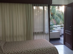 Minibar, desk, free cots/infant beds, free WiFi