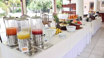 Free daily buffet breakfast