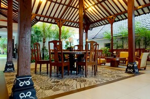 Reception - Hotel Diana Jogja (Yogyakarta)