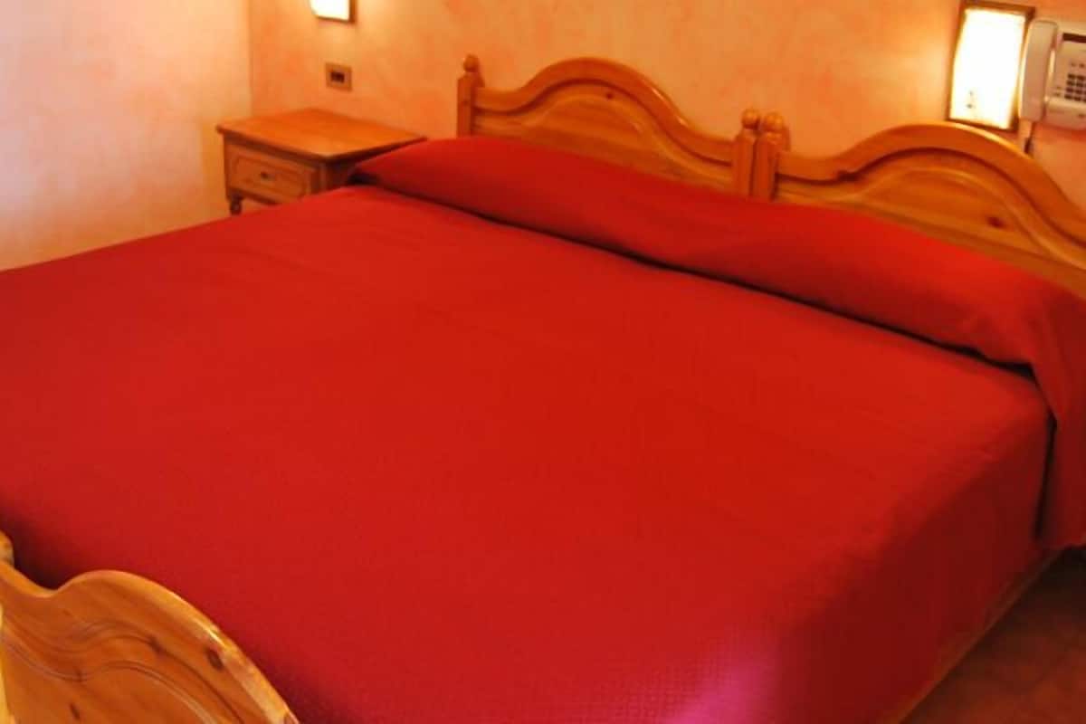 double or twin room, balcony | minibar, in-room safe, individually decorated, individually furnished