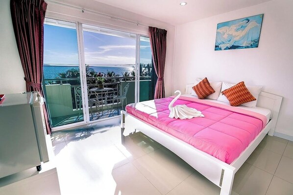 Desk, blackout curtains, free WiFi, bed sheets