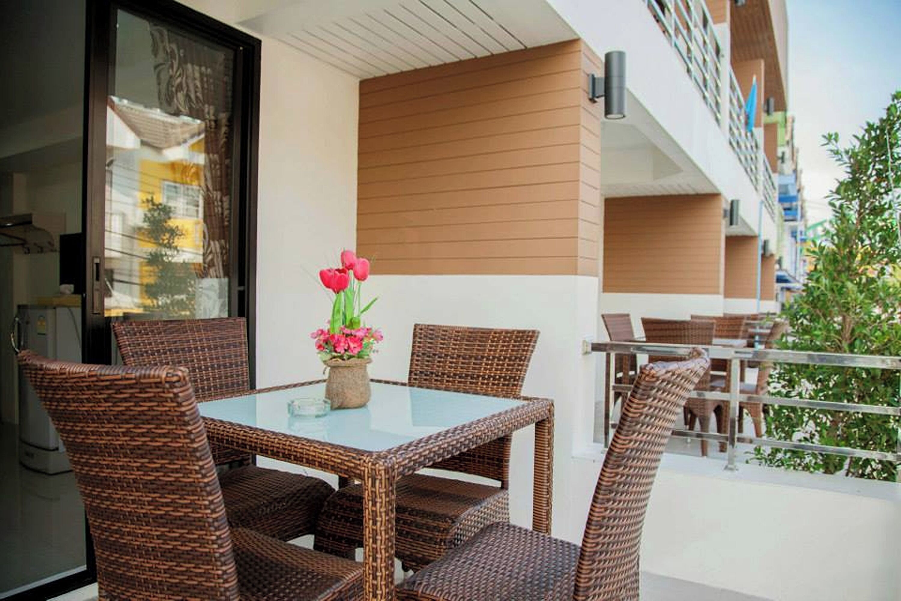 Deluxe Room, Balcony | Desk, blackout drapes, free WiFi, bed sheets
