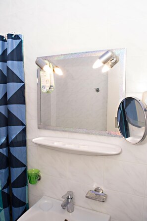 Bathroom | Free toiletries - Bouradanis (Kos)
