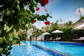 Outdoor pool - La Casa Resort (Phu Quoc)