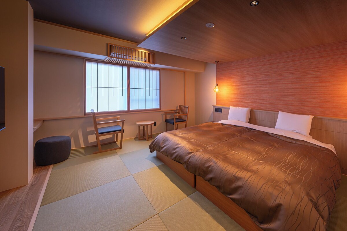 Down duvets, in-room safe, laptop workspace, free WiFi