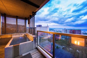 Nhà Duplex, không hút thuốc, tòa nhà phụ | Phòng tắm | Đồ dùng nhà tắm miễn phí, máy sấy tóc, dép đi trong nhà