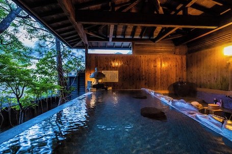 Hot springs. Beppu Kankaiji Onsen Ryotei Matsubaya