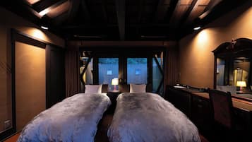 Down duvets, in-room safe, free WiFi, bed sheets