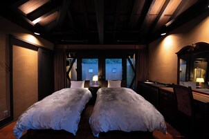 Down duvets, in-room safe, free WiFi, bed sheets