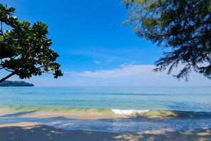 On the beach - Baan Khaolak Beach Resort (Takua Pa)
