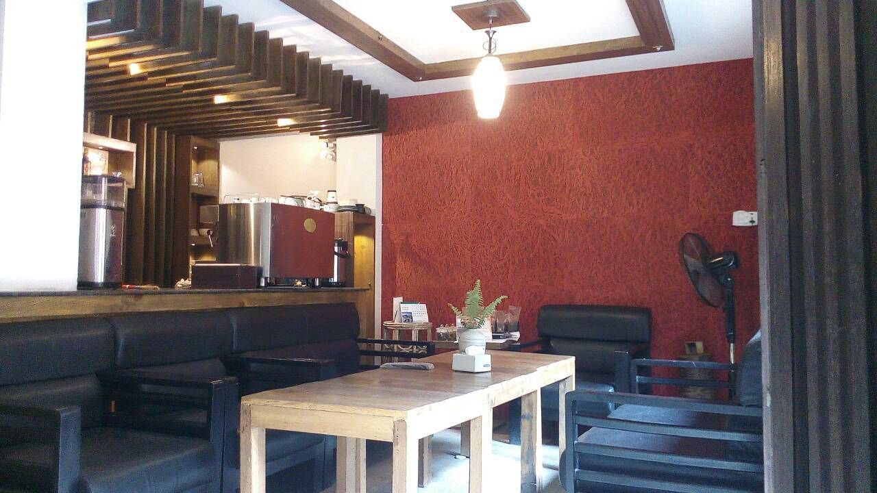 Lobby-lounge