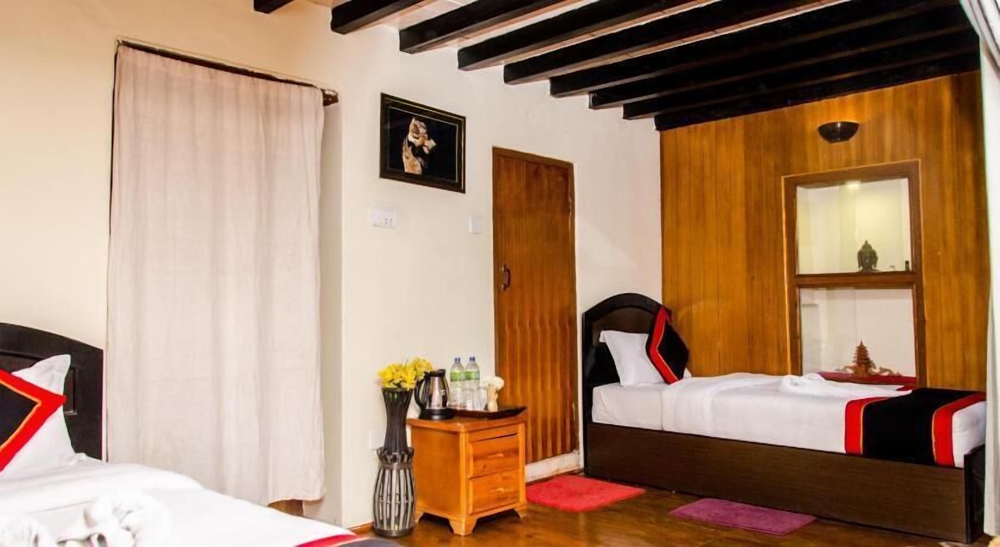 Skrivbord, arbetsyta för laptop, ljudisolering och gratis wi-fi