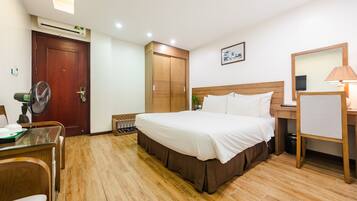 Premium bedding, pillowtop beds, minibar, desk