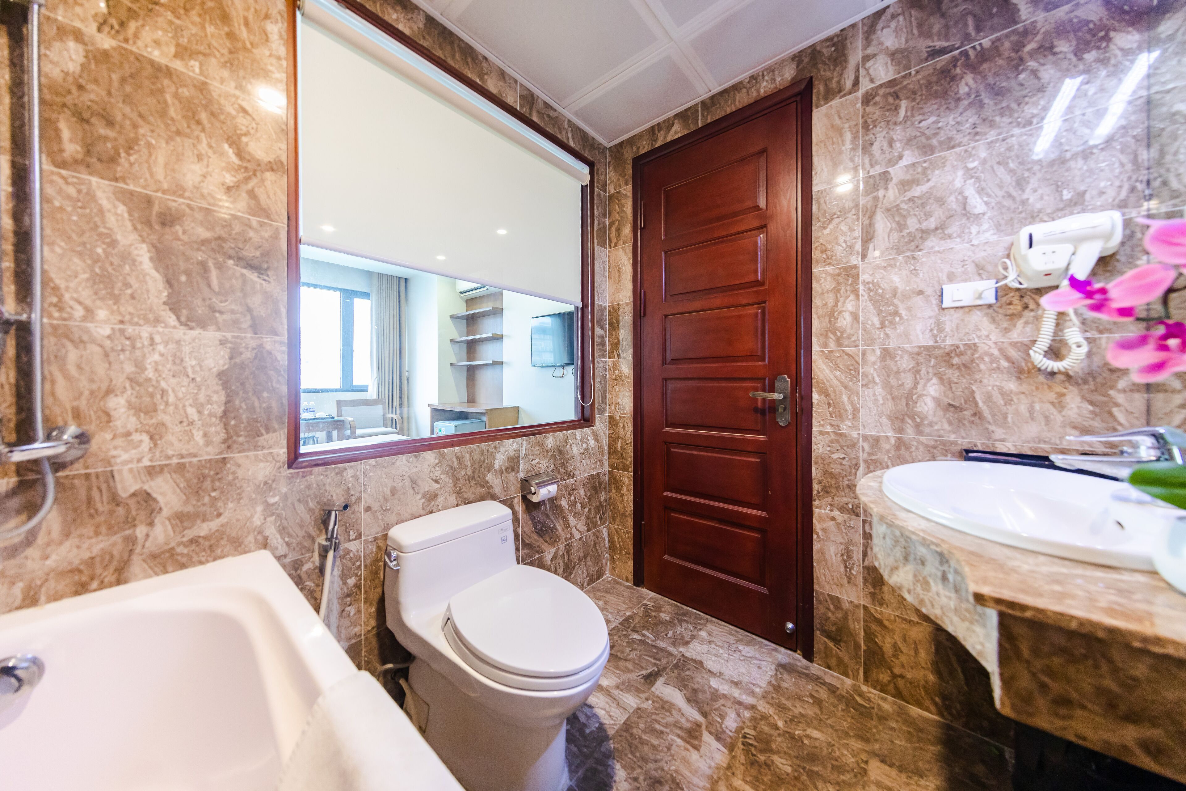 studio | bathroom | free toiletries, hair dryer, slippers, towels