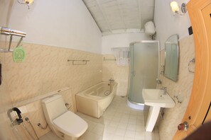A/c Room | Bathroom | Separate bathtub and shower, hair dryer - White Villa Weligama (Weligama)