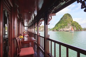 Check-in/check-out kiosk - Halong Royal Palace Cruise (Ha Long)