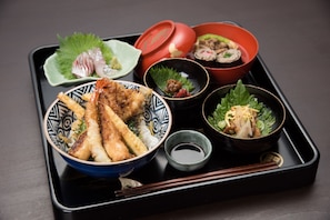 日式旅馆用餐