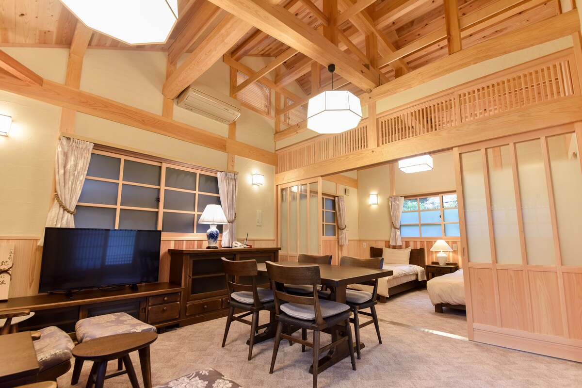 Executive Villa, 2 Bedrooms, Non Smoking | Minibar, in-room safe, individually decorated, desk