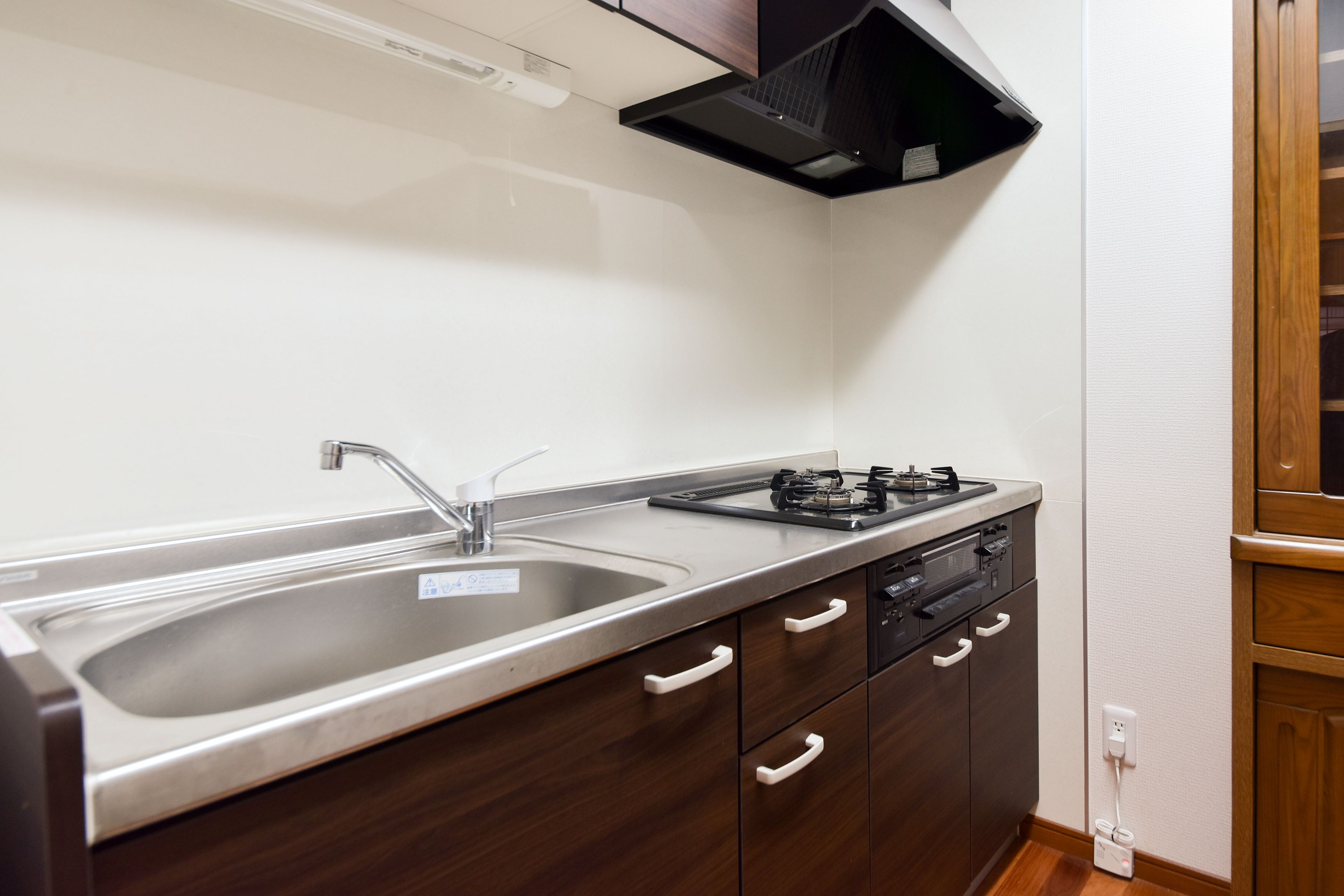 deluxe room (japanese-style) | minibar, in-room safe, individually decorated, desk