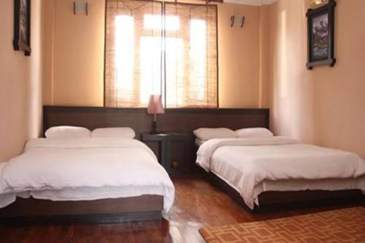Deluxe Twin Room, Smoking, City View with AC | Free WiFi