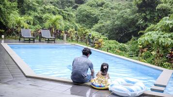 Outdoor pool, sun loungers