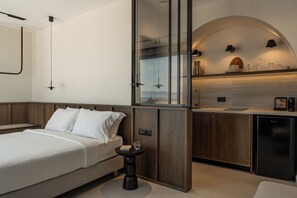 In-room safe, soundproofing, iron/ironing board, free WiFi - Thelesi Apartments (Chania)