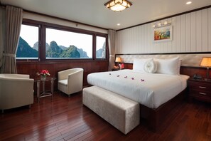 尊榮小屋 (with Jacuzzi) | 迷你吧、客房內保險箱、書桌、隔音