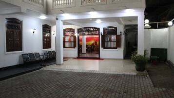 Entrée de l’hébergement