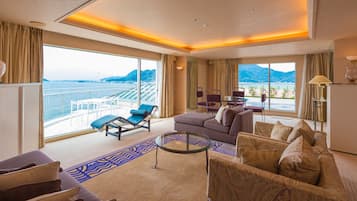 Superior Suite, Balcony, Ocean View | 1 bedroom, down duvets, in-room safe, blackout curtains