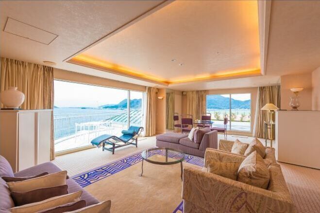 Living area | 24-inch TV with digital channels, fireplace