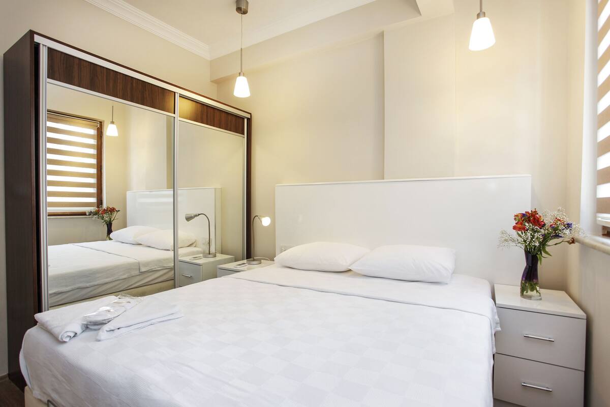 Biancheria da letto di alta qualità, una cassaforte in camera