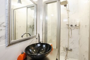 Monolocale Standard | Biancheria da letto di alta qualità, una cassaforte in camera